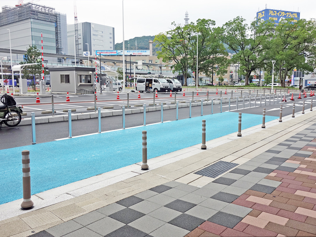 広島県 Jr 広島駅北口 新幹線口 株式会社サンポール 車止め 景観製品 旗ポール等の製造販売