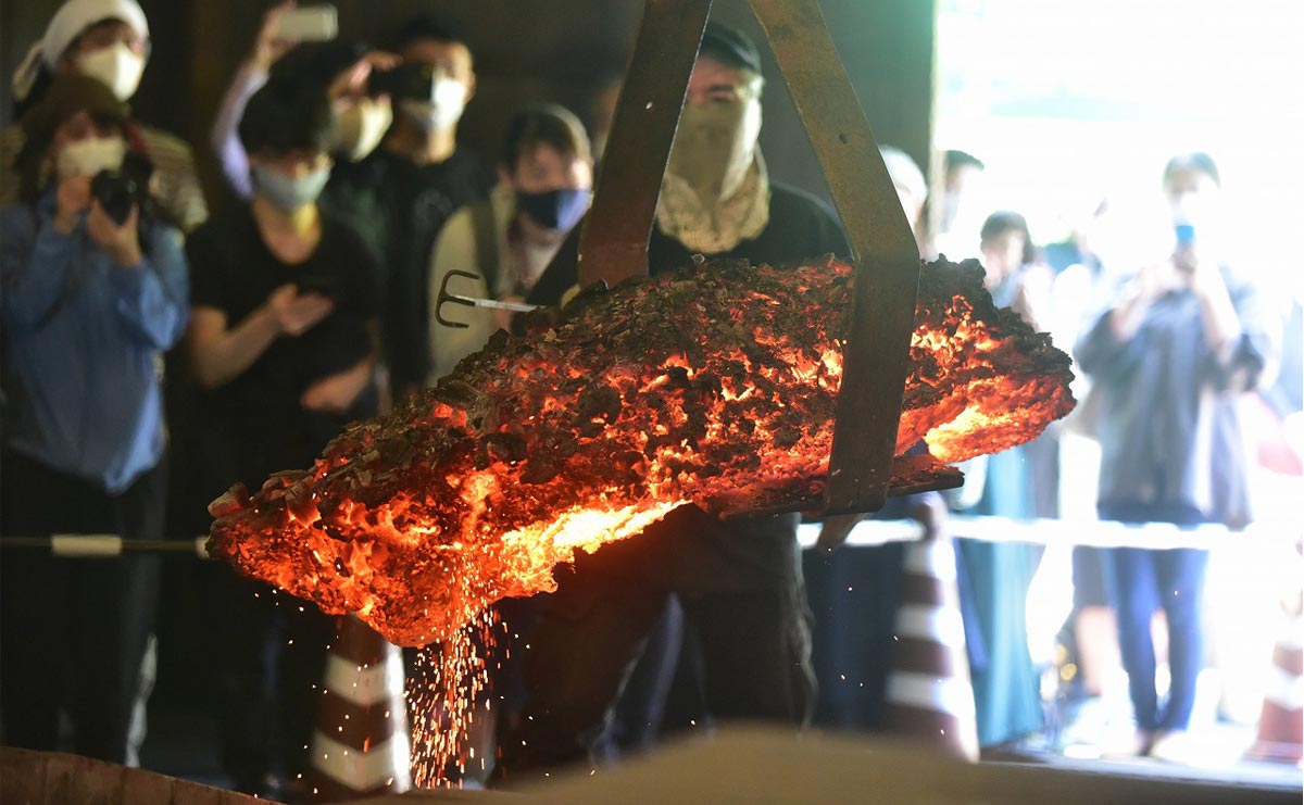 古の鐵づくりを知る　たたら製鉄操業体験